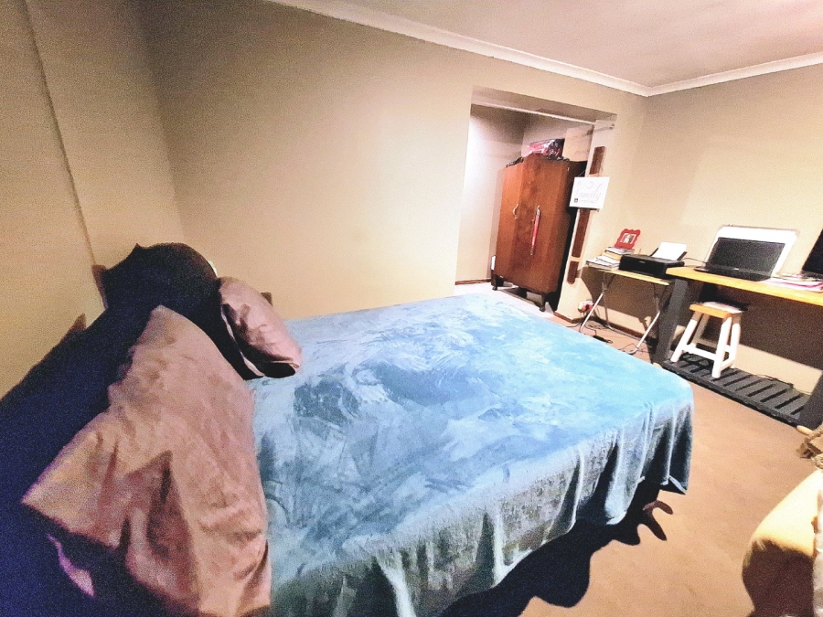 To Let 4 Bedroom Property for Rent in Rocklands Western Cape